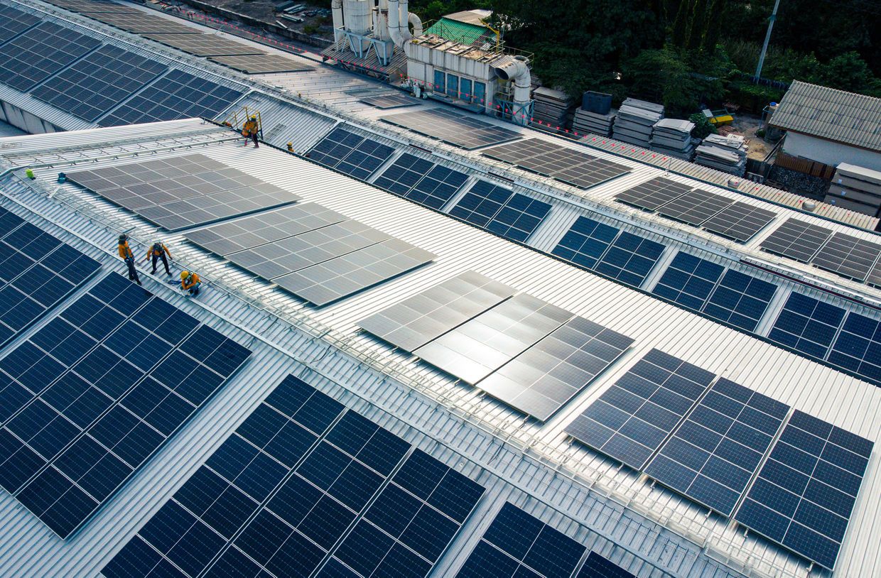 découvrez comment les toits photovoltaïques peuvent transformer votre maison en véritable centrale énergétique. optez pour l'autonomie et réduisez votre facture d'électricité tout en contribuant à un avenir durable grâce à l'énergie solaire.