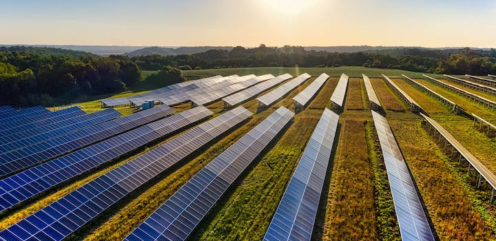 découvrez comment les toits photovoltaïques peuvent contribuer à réduire la pauvreté énergétique. cette solution durable offre une alternative économique et écologique, permettant aux ménages à revenus modestes de bénéficier d'une énergie renouvelable accessible. informez-vous sur les avantages et les initiatives qui allient innovation énergétique et solidarité.