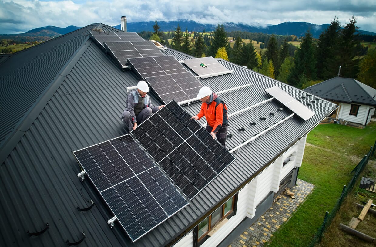 découvrez comment les toits photovoltaïques peuvent être une solution efficace pour lutter contre la pauvreté énergétique. explorez les avantages de l'énergie solaire et son impact positif sur les foyers à faibles revenus.