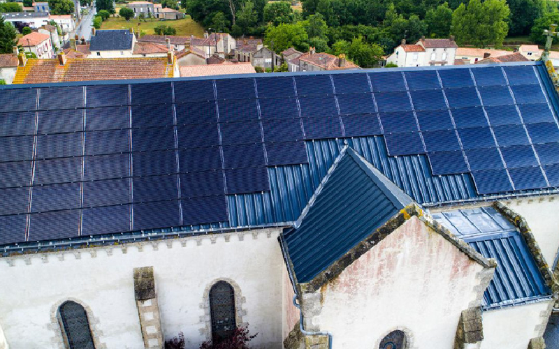 découvrez l'impact des toits photovoltaïques sur le paysage urbain : une solution durable qui allie esthétique et transition énergétique. explorez comment ces installations contribuent à l'harmonie entre nature et ville tout en réduisant l'empreinte carbone.