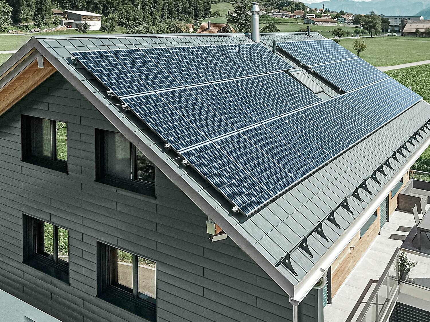 découvrez nos toits photovoltaïques innovants, une solution écologique et esthétique pour produire de l'énergie renouvelable tout en valorisant votre habitation. optez pour une technologie de pointe qui allie performance et design.