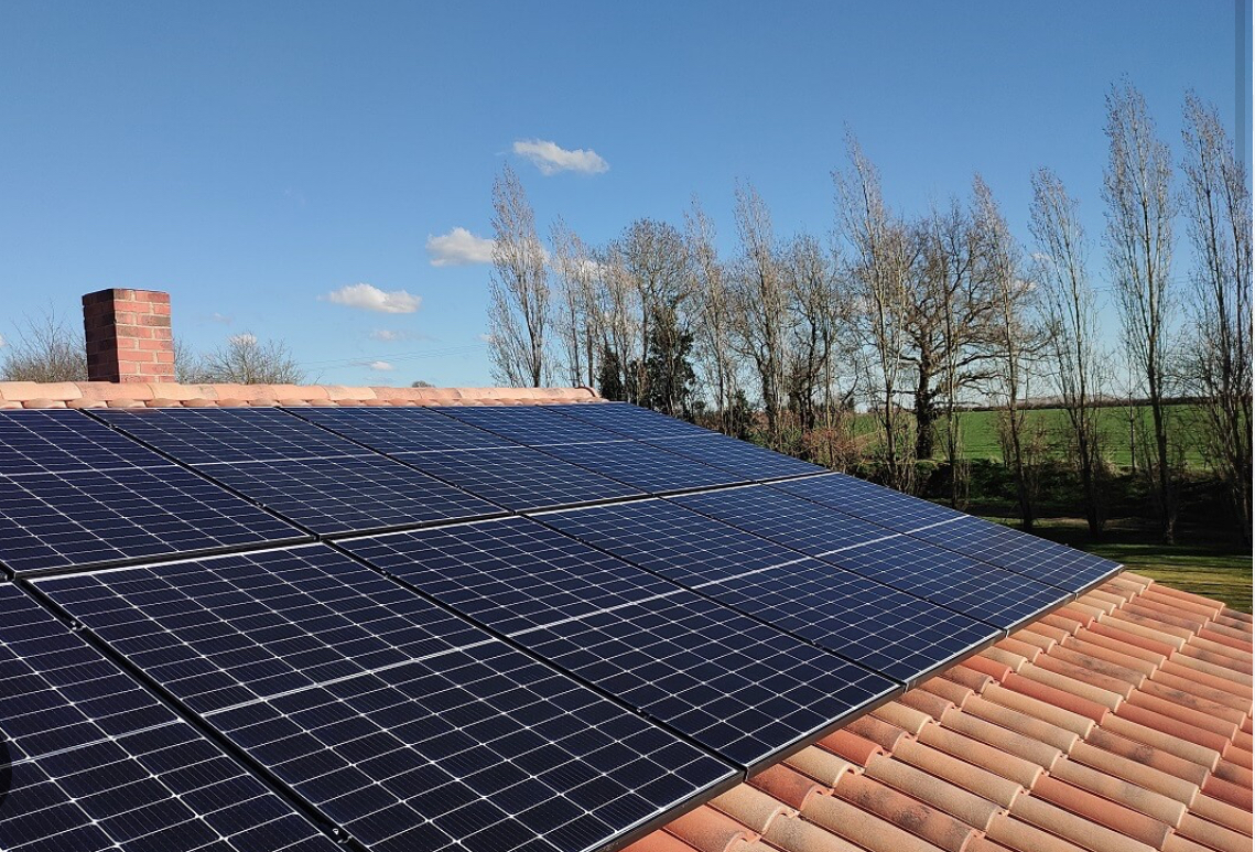 découvrez les avantages d'une toiture photovoltaïque efficace pour optimiser la production d'énergie solaire, réduire vos factures d'électricité et contribuer à un avenir durable. transformez votre toit en une source d'énergie renouvelable performante.